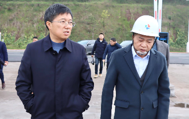 南溪區(qū)委書記、南溪經(jīng)開區(qū)黨工委書記劉剛率隊調(diào)研遠(yuǎn)東股份宜賓智能產(chǎn)業(yè)園